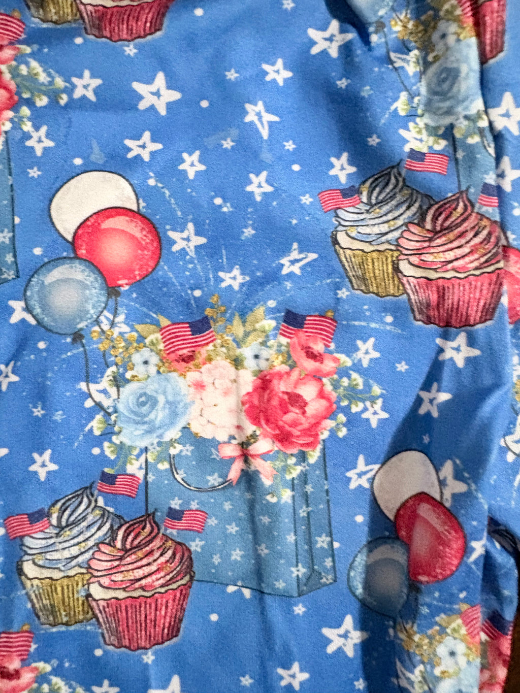 Mouse w/Star Shades w/cupcake pants